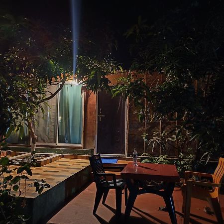 Lotus Riya Home Stay ฮัมปี ภายนอก รูปภาพ