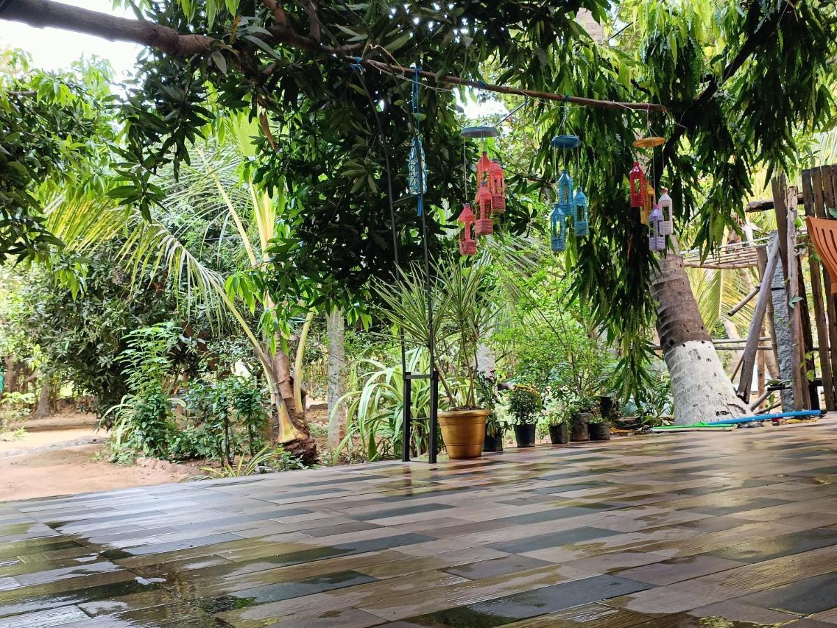 Lotus Riya Home Stay ฮัมปี ภายนอก รูปภาพ